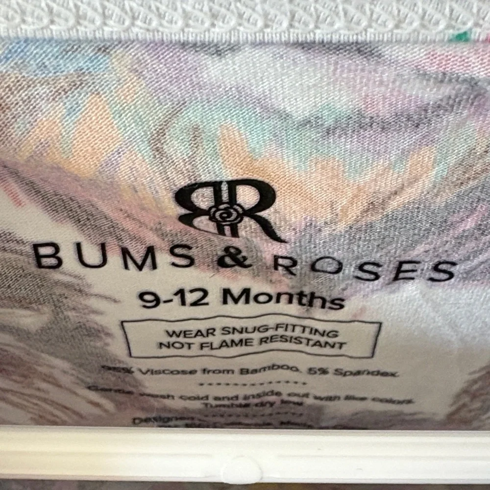 Bums & Roses Bamboo Lion Sleeper - Picture 2 of 8